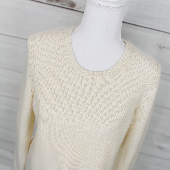 💕🌵Ann Taylor Wool Cashmere Ruffle Sleeve Sweater - Picture 3 of 7